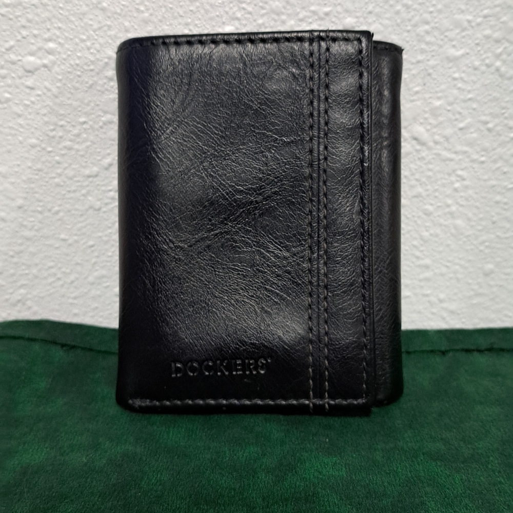 Dockers Black Leather Wallet